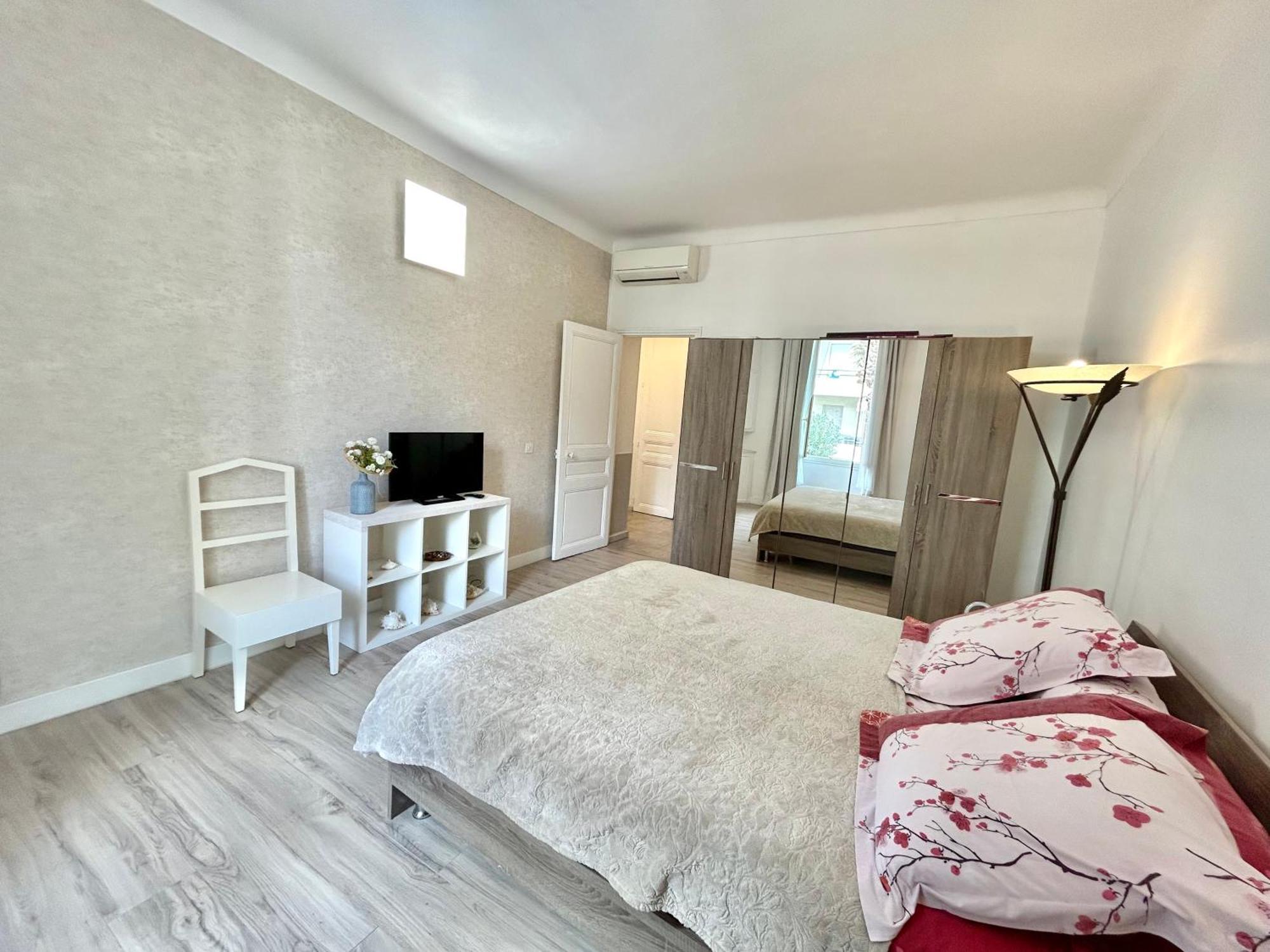 Amiral Courbet Apartment