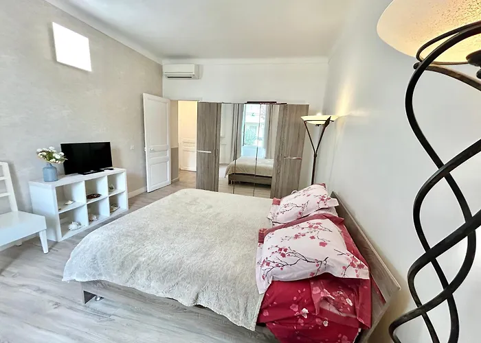 Amiral Courbet Apartment